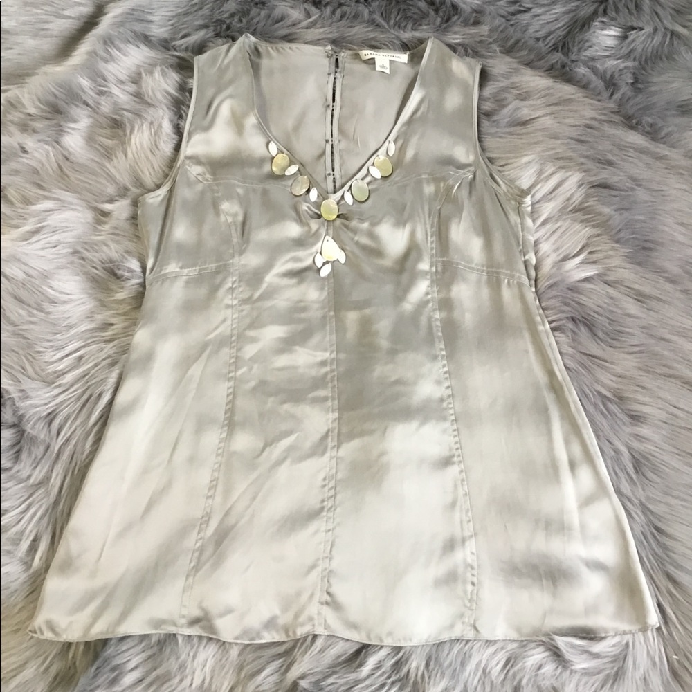 BANANA REPUBLIC TOP. SILK GREY/SLEEVELESS BLOUSE